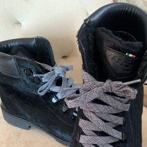 Oscar Sport Never Worn Pony Hair boots size 39